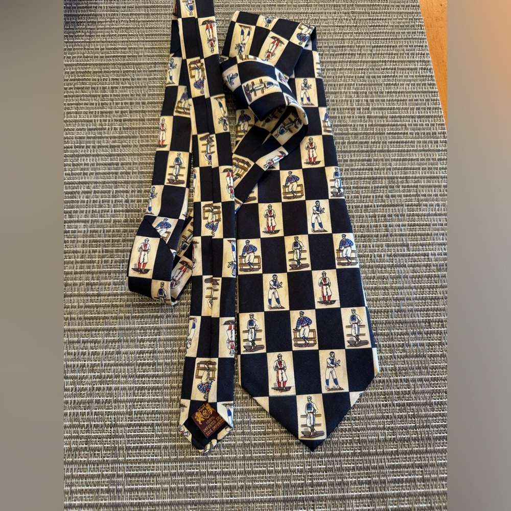 METROPOLITAN MUSEUM OF ART Masterworks Collection Silk Tie- EUC